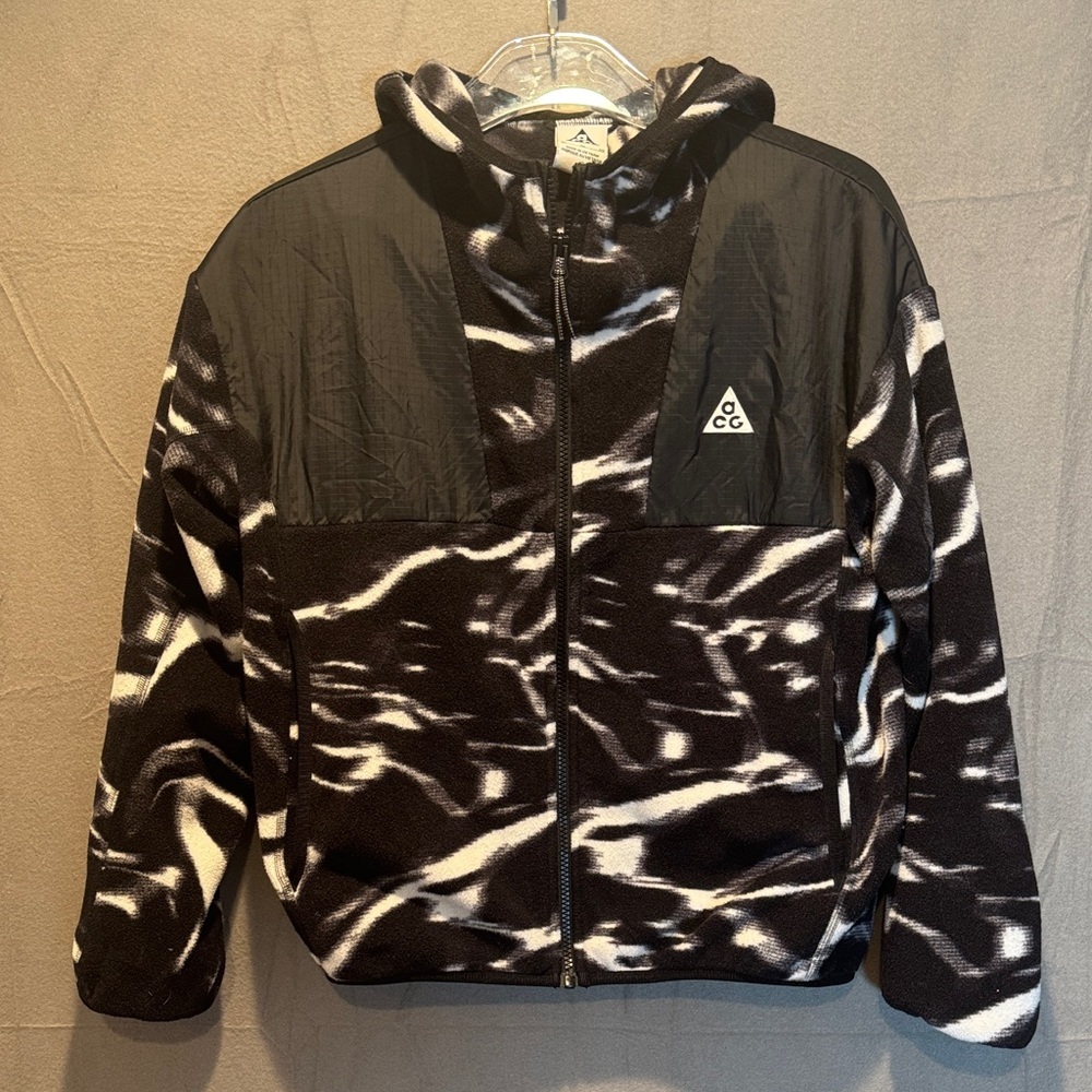 Nike ACG Kids Black and White Patterned Fleece Jacket